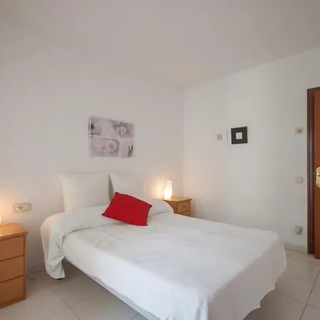 Apartment Lets Holidays Pool Beach 4